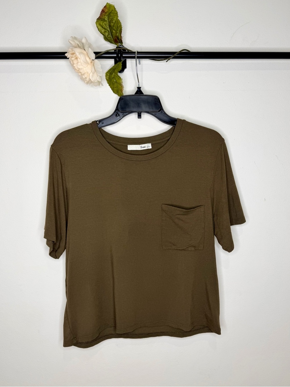 Wilfred Free (Aritzia) Pocket T-Shirt